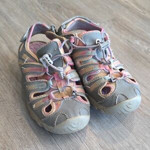 Khombu Kids Gray and Pink Adventure Sandals